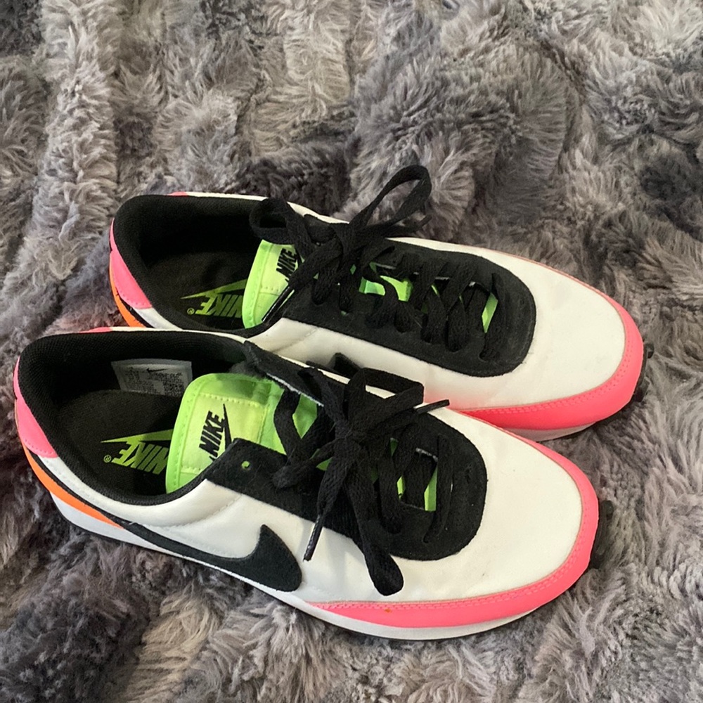 Nike Women's DBreak Shoes